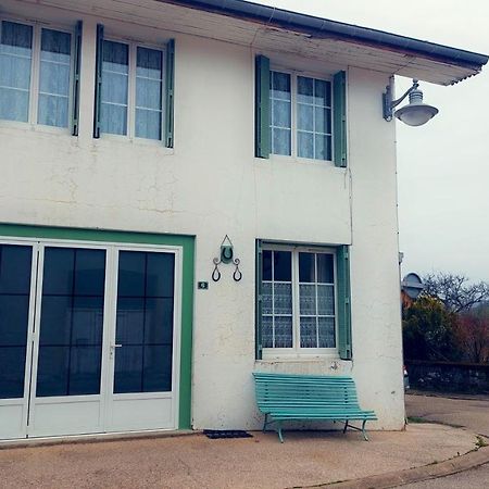 Maison Confortable Avec Vue Sur La Montagne A Charix Bagian luar foto